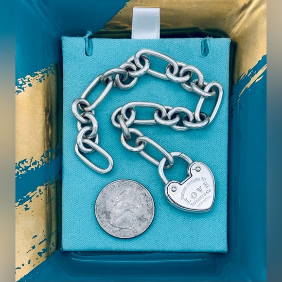 7.5" Tiffany & Co Return to Love Lock Heart Bracelet in Silver - Picture 2 of 8